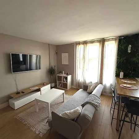 Superbe Duplex Avec Parking Gratuit アパート *