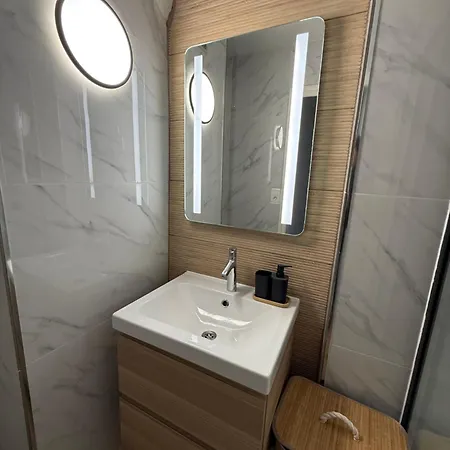 Superbe Duplex Avec Parking Gratuit