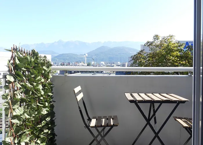 Superbe Duplex Avec Parking Gratuit Apartman